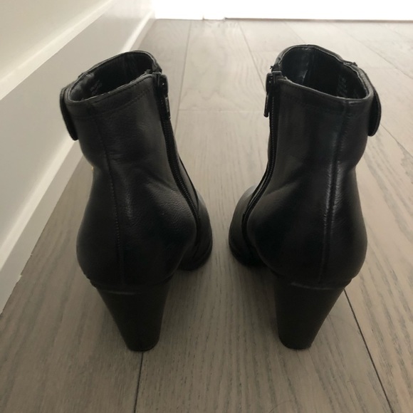 ❌SOLD❌Apt 9 Black Booties in a size 7 - Picture 3 of 3